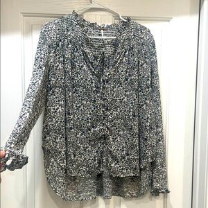 Free people Floral Print Women's Top size L PTP about 26